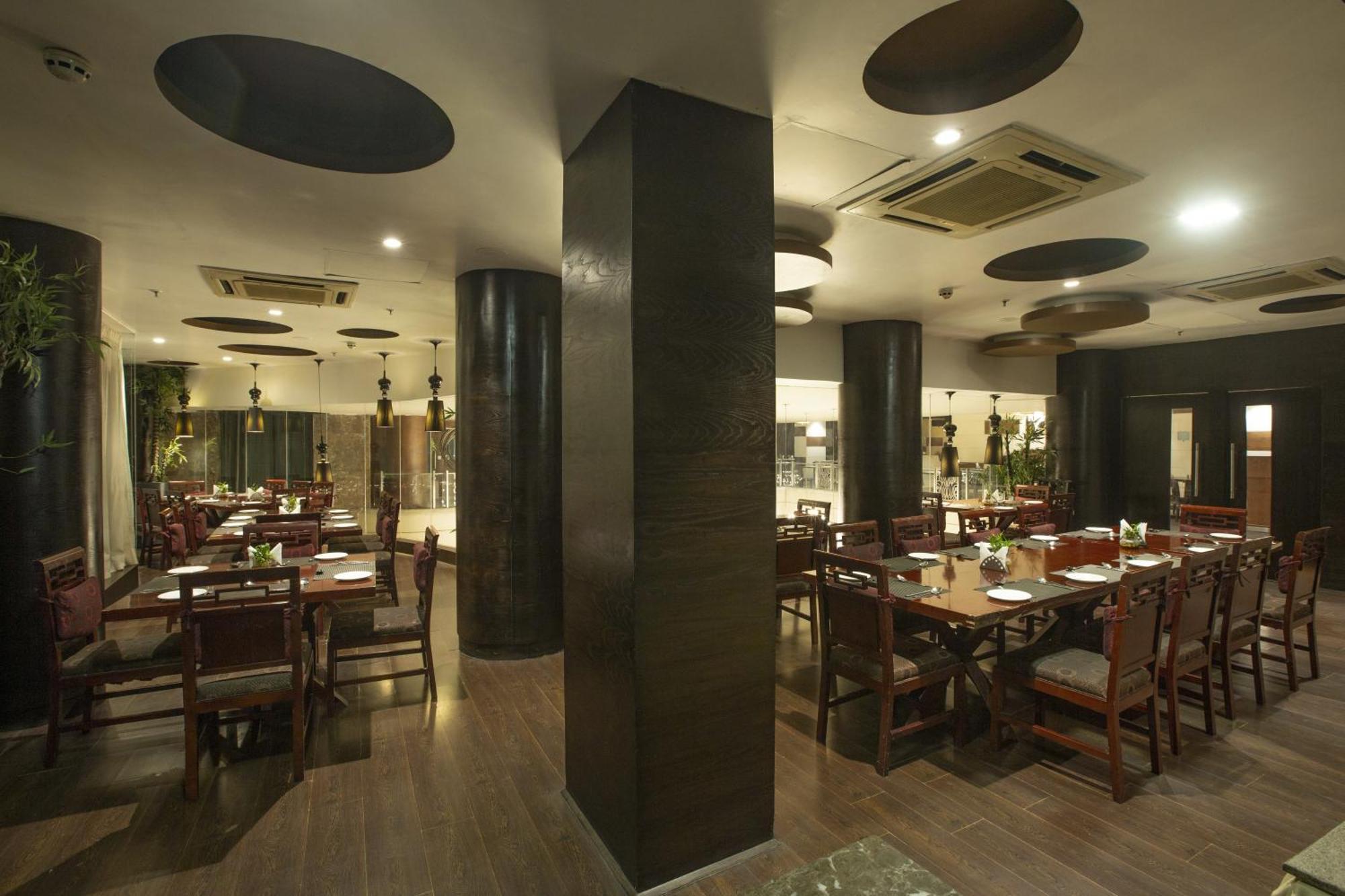 Vesta International Hotel 4*